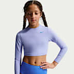 Conjunto de top cropped de manga larga y parte de abajo de cintura alta para niña talla grande Nike Swim Effortless Essential