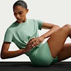 Nike One Classic Twist Women's Dri-FIT Short-Sleeve Top