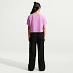 Playera cropped con logotipo para mujer Nike Sportswear Essential