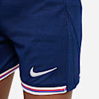England 2024/25 Stadium Home dreiteiliges Nike Replika Fußballtrikot-Set (jüngere Kinder)
