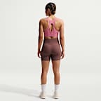 Bra deportivo de baja sujeción de líneas largas con almohadillas para mujer Nike Zenvy