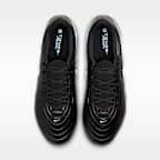 Tacos de fútbol de corte low para terreno duro Nike Tiempo Maestro Academy