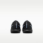 Nike Tiempo Maestro Club Indoor/Court Low-Top Soccer Shoes