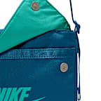 Nike Sportswear Women's Futura 365 Cross-Body Bag (3L)