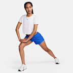 Shorts con forro de ropa interior Dri-FIT de tiro medio de 8 cm para mujer Nike One