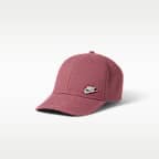 Gorra con logotipo de metal y estructura Nike Dri-FIT Club