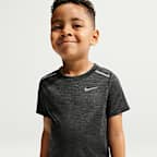 Nike Dri-FIT Miler set med topp och shorts för barn