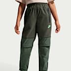 Pantaloni in tessuto Nike Tech – Ragazzo