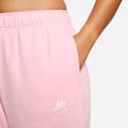 Nike Sportswear Club Fleece Women's Mid-Rise Oversized Sweatpants