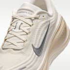 รองเท้าวิ่งโร้ดรันนิ่งผู้ชาย Nike Vomero Plus