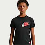 Nike Sportswear Older Kids' Pocket T-Shirt