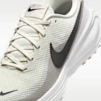 Tenis de correr en pavimento para hombre Nike Revolution 8