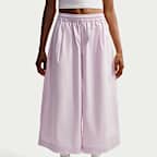 Pants tipo culotte de popelina de tiro medio oversized para mujer Nike Sportswear