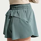 Shorts de correr Repel Dri-FIT de tiro medio de 18 cm para niña Nike MAVN