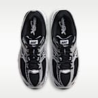 รองเท้าผู้ชาย Nike Air Max Moto 2K