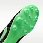 Tacos de fútbol de corte low Nike Tiempo Ligera Pro para terreno firme