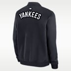 Chamarra bomber Nike x KAWS de la MLB de cierre completo para hombre New York Yankees Dugout