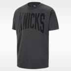 New York Knicks Peak Men's Travel T-Shirt