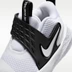 Tenis para bebé e infantil Nike Team Hustle D 12
