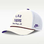 Gorra de rejilla universitaria Nike ajustable para hombre LSU Denim