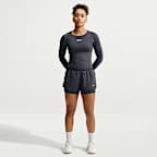 Nike One Dri-FIT 2-in-1 damesshorts met halfhoge taille (8 cm)
