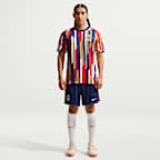 Playera de futbol de manga corta Nike Dri-FIT para antes del partido para hombre C.D. Guadalajara
