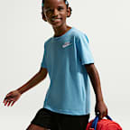 Conjunto de 2 piezas con shorts de tejido Knit Club para niños talla pequeña Nike