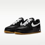 รองเท้าผู้ชาย Nike Air Force 1 '07 LV8
