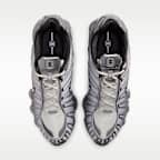 ナイキ ショックス TL メンズシューズ リフレクティブ（再帰反射）デザインのアクセント付き