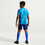 Przedmeczowa koszulka piłkarska z krótkim rękawem dla dużych dzieci Nike Dri-FIT Chorwacja 2026