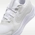 Nike Cosmic Runner 大童路跑鞋