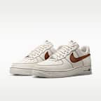 ナイキ エア フォース 1 '07 LV8 メンズシューズ