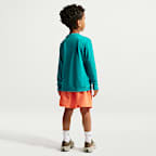 Playera de manga larga Dri-FIT con gráfico para niños talla pequeña Nike