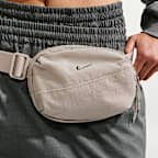 Nike Aura Cross-Body Bag (2L)
