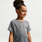 Nike Dri-FIT Miler felsőből és rövidnadrágból álló szett kisgyerekeknek