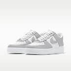 รองเท้าผู้ชาย Nike Air Force 1 '07