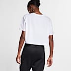 Nike Sportswear Essential Women's Cropped Logo T-Shirt