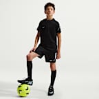 Ποδοσφαιρική κοντομάνικη μπλούζα Nike Dri-FIT Strike για μεγάλα παιδιά