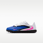 Nike Jr. Phantom 6 Low Club Older Kids' Turf Football Shoes