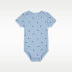 Nike エッセンシャル ベビー ストライプ スウッシュフェティ スリーピース セットアップ