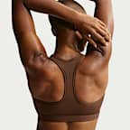Brassière de sport rembourrée à maintien normal Nike Swoosh pour Femme