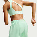Nike One Dri-FIT 2-in-1 damesshorts met halfhoge taille (8 cm)