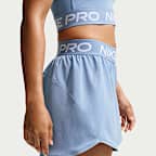 Nike Pro Dri-FIT-Webshorts mit mittelhohem Bund und Innenslip (Damen, ca. 7,5 cm)