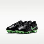 Tacos de fútbol de corte low para terrenos múltiples Nike Jr. Tiempo Maestro Academy