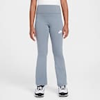 Leggings de tiro alto acampanados para niña Nike Sportswear Classic