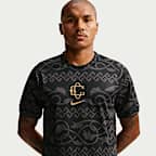 Playera de futbol de manga corta Nike Dri-FIT del C.D. Guadalajara alternativa Pre-Match para hombre