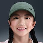 Dětská nevyztužená kšiltovka Nike Dri-FIT Club s kovovým logem Swoosh