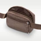 กระเป๋าพาดลำตัว Nike Aura (2 ล.)