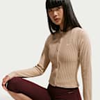Nike Sportswear Chill Knit schmal geschnittener Cardigan aus breitem Rippmaterial (Damen)