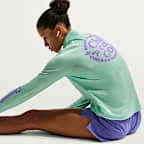 Playera de correr Dri-FIT con protección contra los rayos UV y medio cierre para mujer Nike Swift